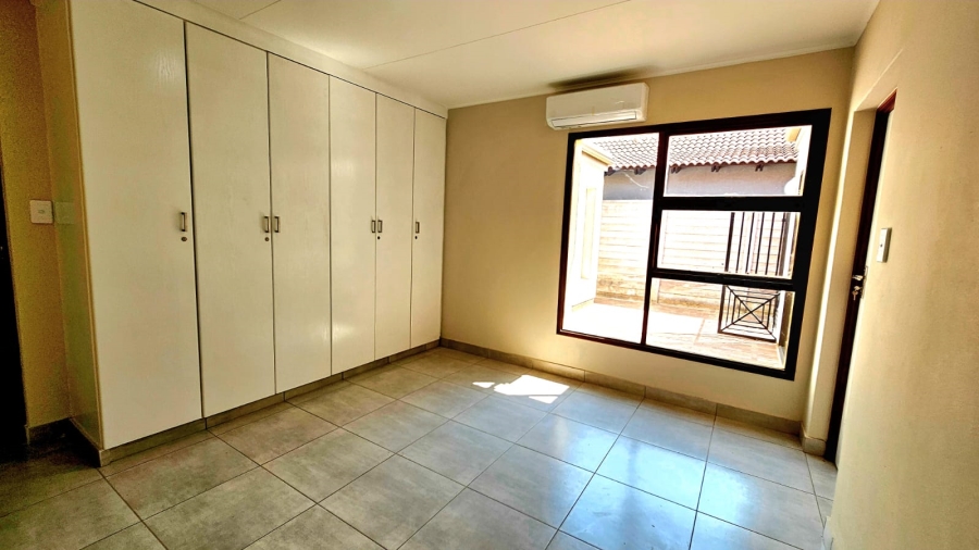 4 Bedroom Property for Sale in Pecanwood Estate North West